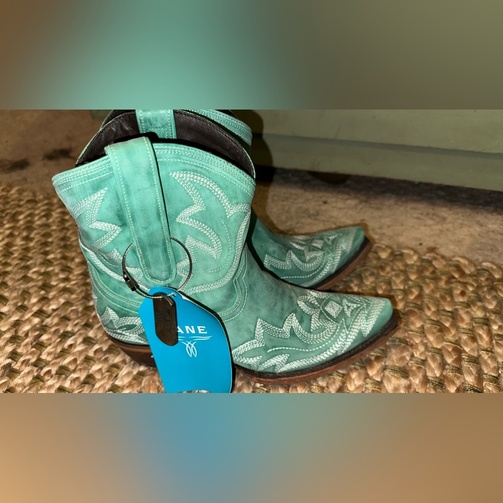 Lane cowgirl boots size 8 brand new with tags